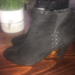 Sexy Ankle Bootie (Aerosole)